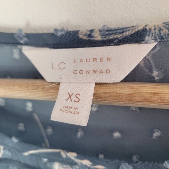Lauren Conrad Blue Floral Swiss Dot 3/4 Sleeve Blouse Size XS - Picture 9 of 10